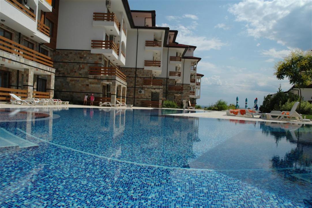 Vm Apartments Robinson Beach Pomorie Bagian luar foto