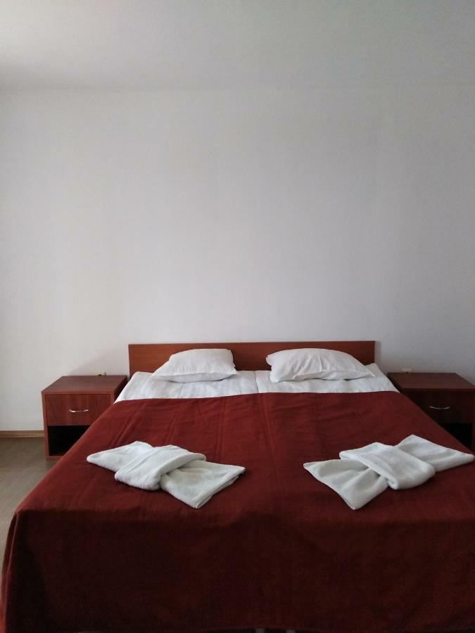 Vm Apartments Robinson Beach Pomorie Bagian luar foto