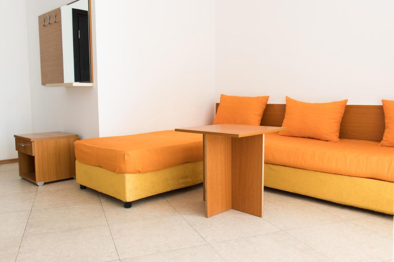 Vm Apartments Robinson Beach Pomorie Bagian luar foto