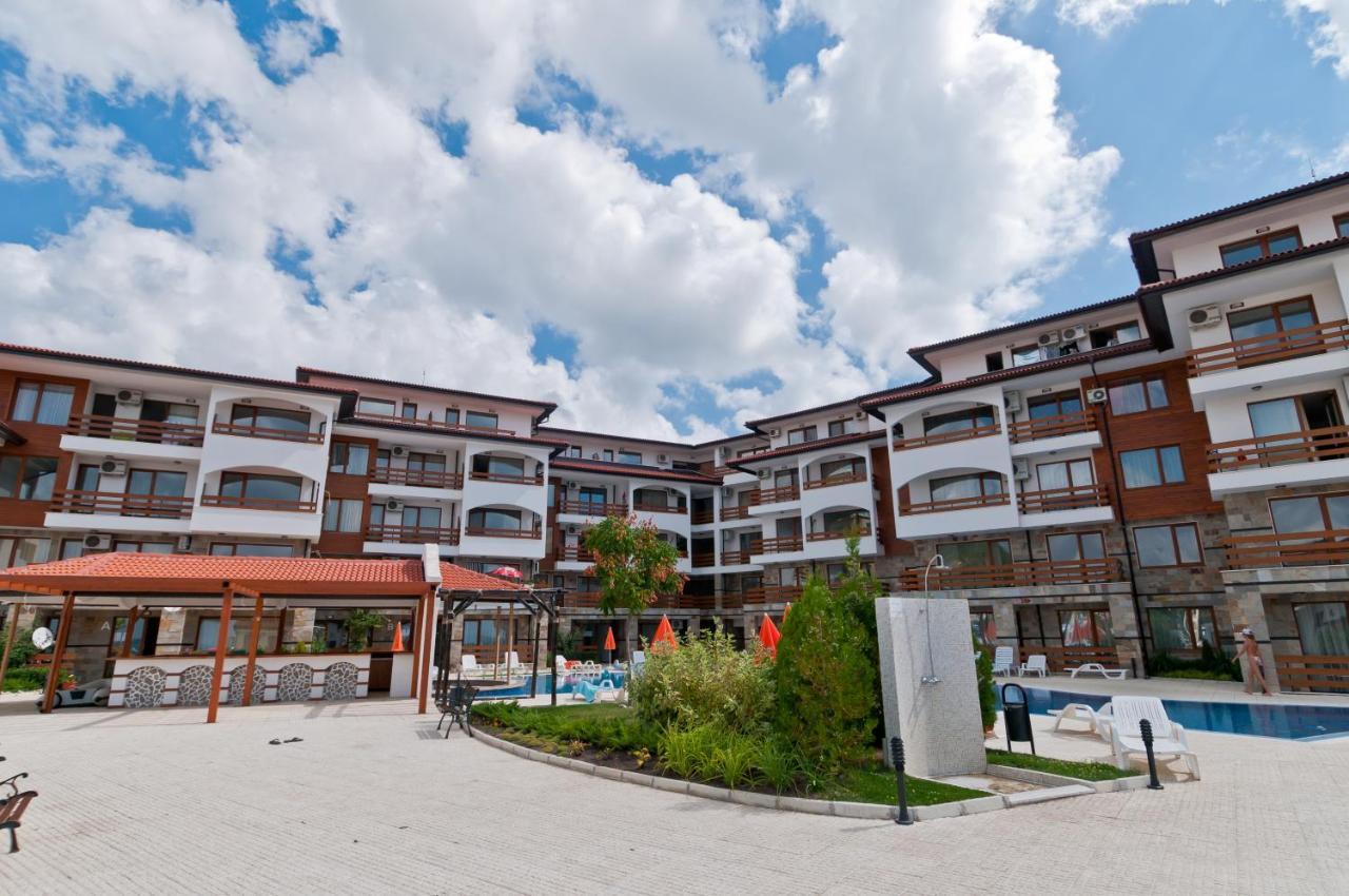 Vm Apartments Robinson Beach Pomorie Bagian luar foto