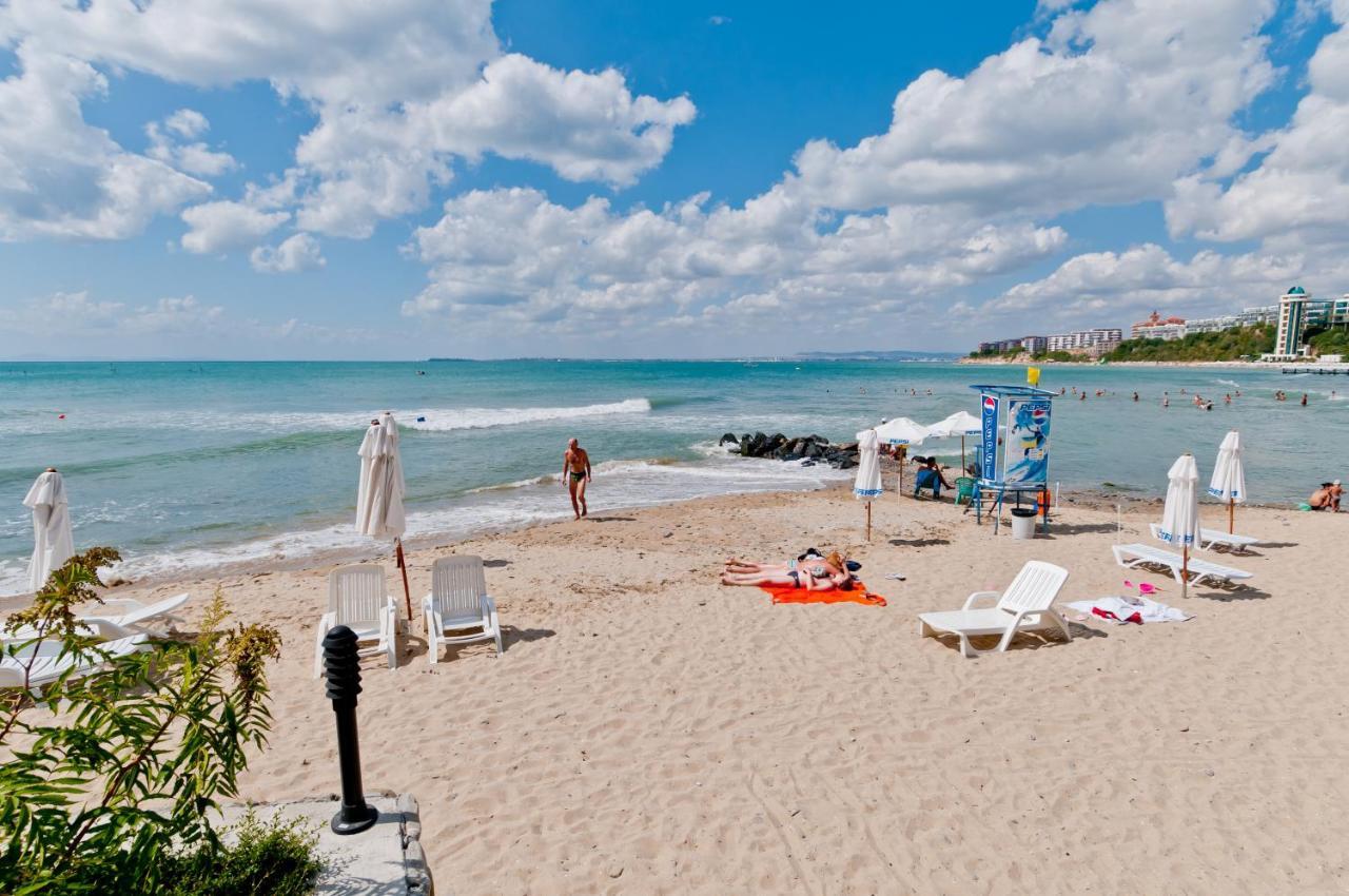 Vm Apartments Robinson Beach Pomorie Bagian luar foto